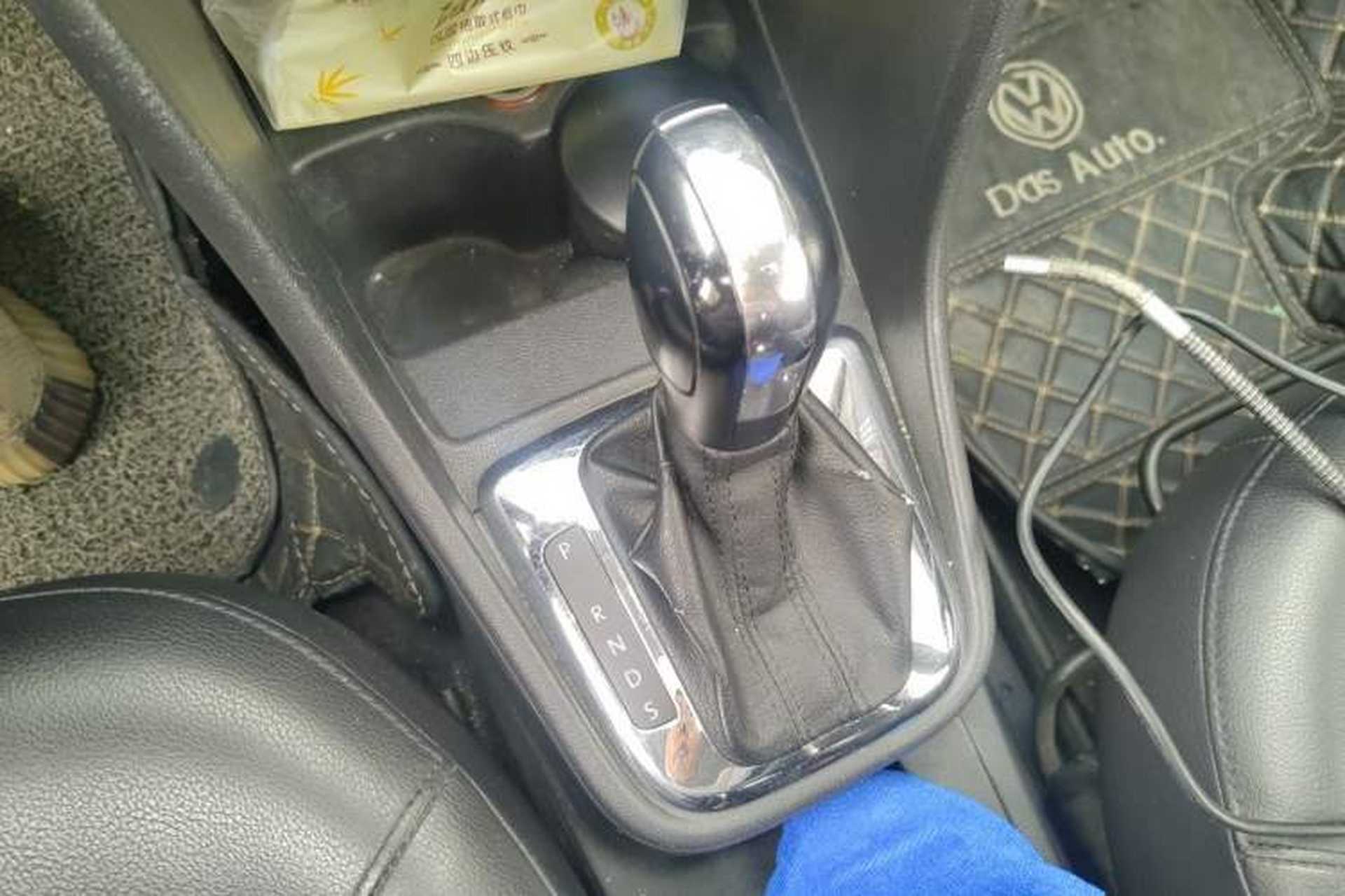 Used Volkswagen Santana 2013 1.6L Automatic Comfort Edition Gear Lever