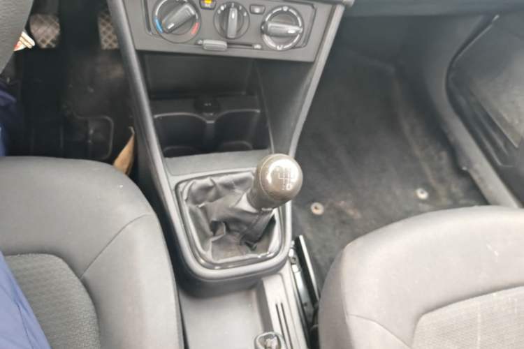 Used Volkswagen Santana 2013 1.6L Manual Fashion Edition Gear Lever