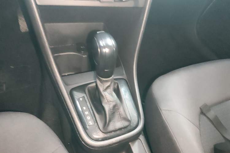 Used Volkswagen Santana 2013 1.6L Automatic Fashion Edition Gear Lever