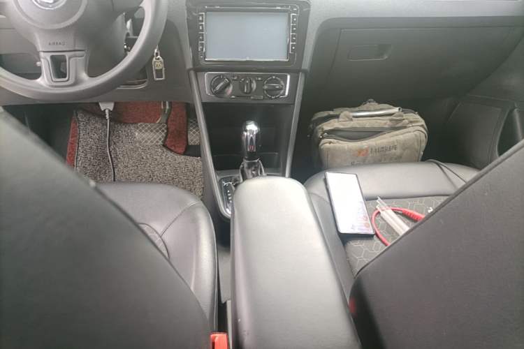 Used Volkswagen Santana 2013 1.6L Automatic Comfort Edition Gear Lever