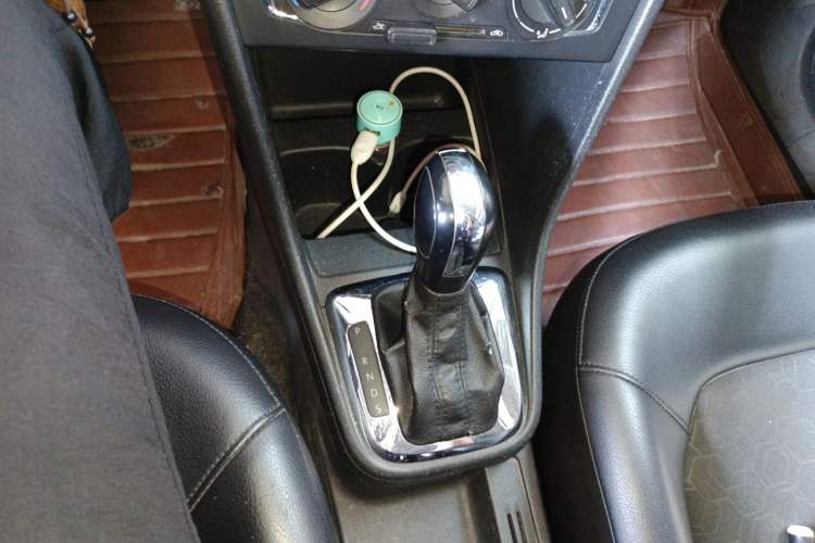 Used Volkswagen Santana 2013 1.6L Automatic Comfort Edition Gear Lever