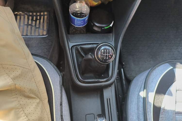 Used Volkswagen Santana 2013 1.6L Manual Comfort Edition Gear Lever