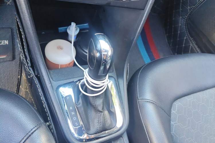 Used Volkswagen Santana 2013 1.6L Automatic Comfort Edition Gear Lever