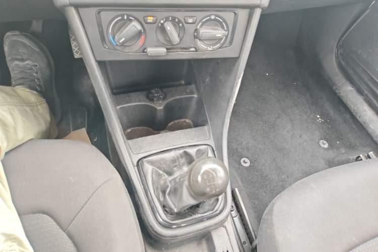 Used Volkswagen Santana 2013 1.6L Manual Fashion Edition Gear Lever