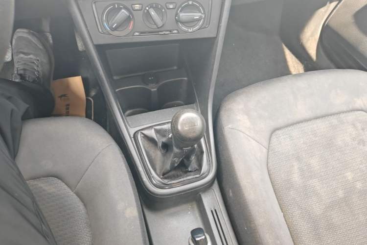 Used Volkswagen Santana 2013 1.6L Manual Fashion Edition Gear Lever