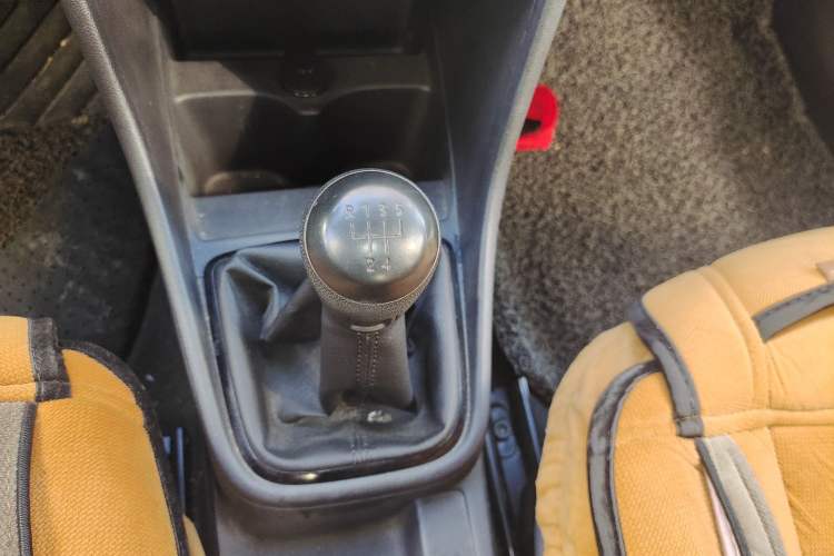 Used Volkswagen Santana 2013 1.6L Manual Fashion Edition Gear Lever