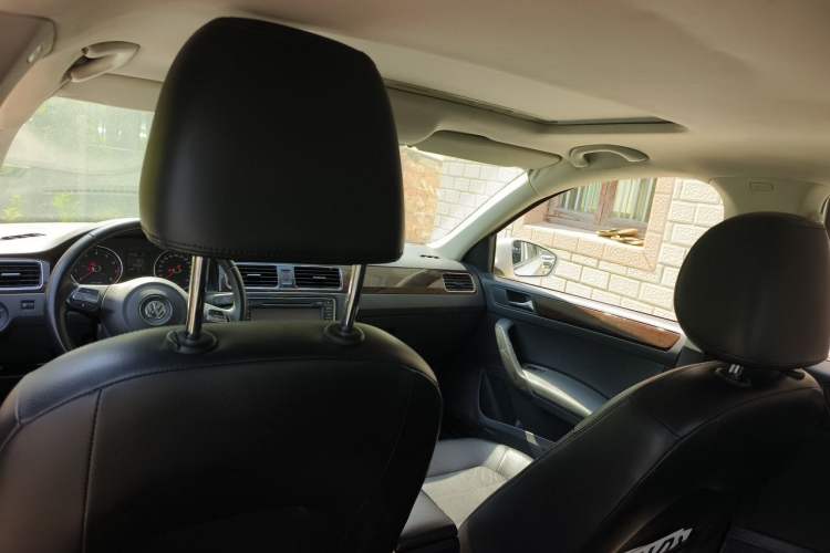 Used Volkswagen Santana 2013 1.6L Automatic Luxury Edition Headliner