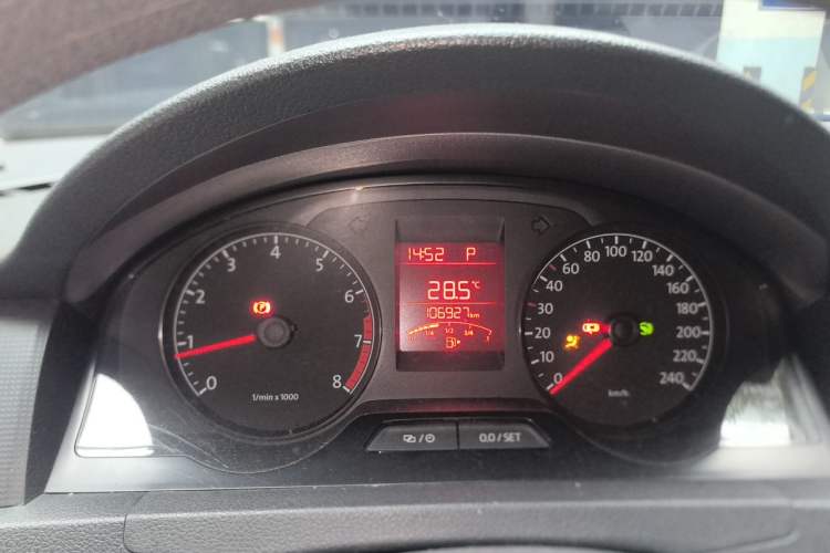 Used Volkswagen Santana 2013 1.6L Automatic Fashion Edition Instrument Cluster