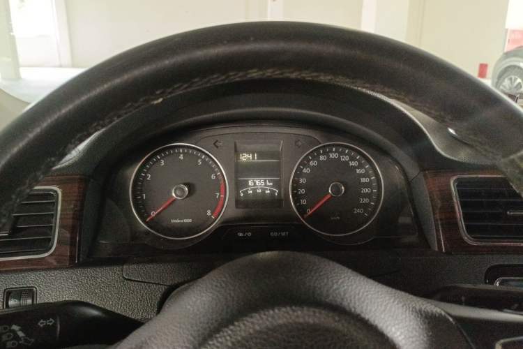 Used Volkswagen Santana 2013 1.6L Manual Luxury Edition Instrument Cluster