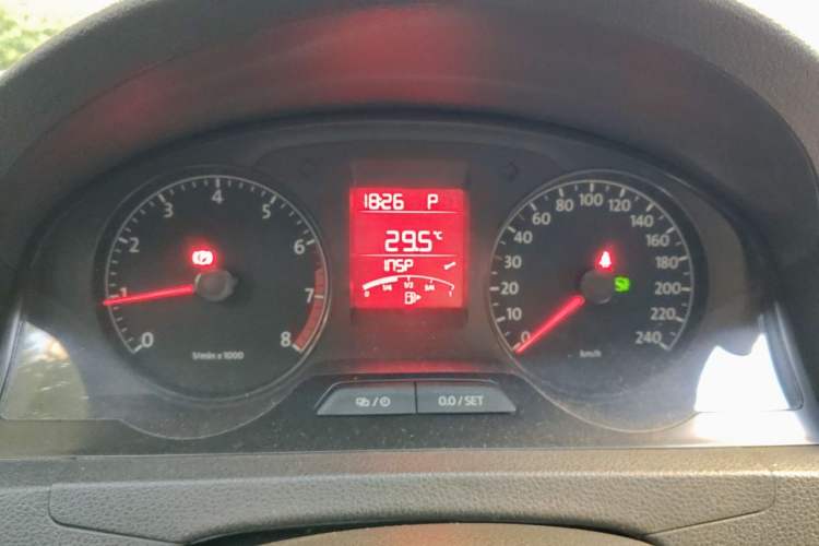 Used Volkswagen Santana 2013 1.6L Automatic Fashion Edition Instrument Cluster