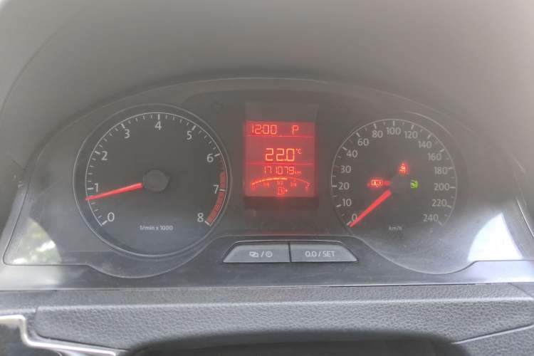 Used Volkswagen Santana 2013 1.6L Automatic Fashion Edition Instrument Cluster