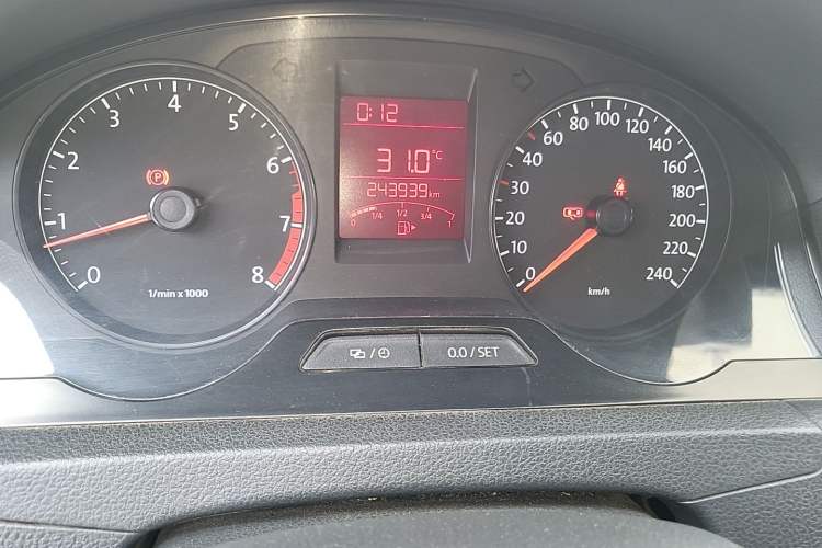 Used Volkswagen Santana 2013 1.6L Manual Comfort Edition Instrument Cluster