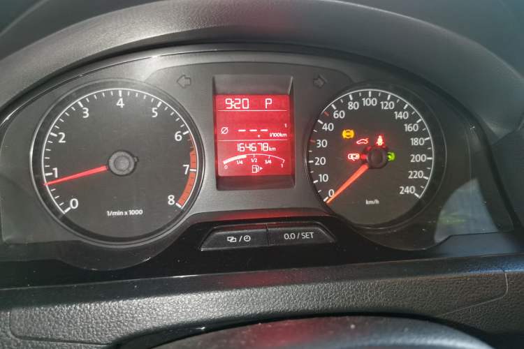 Used Volkswagen Santana 2013 1.6L Automatic Comfort Edition Instrument Cluster