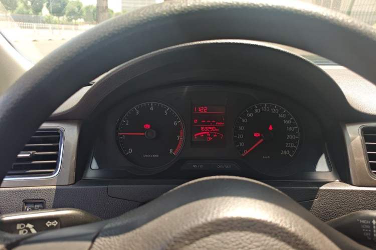 Used Volkswagen Santana 2013 1.6L Manual Comfort Edition Instrument Cluster