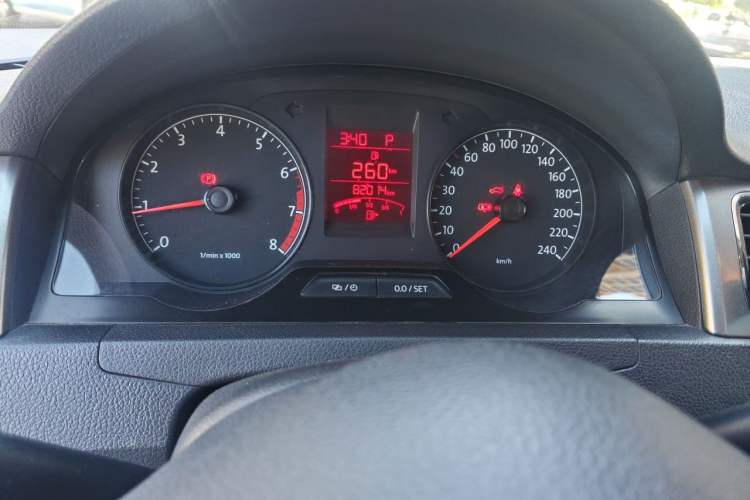 Used Volkswagen Santana 2013 1.6L Automatic Comfort Edition Instrument Cluster