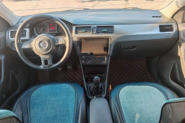 Used Volkswagen Santana 2013 1.4L Manual Comfort Edition Interior 1