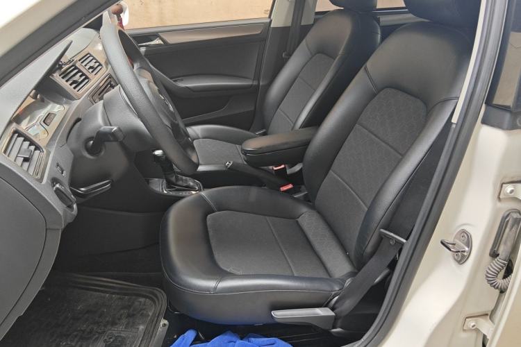 Used Volkswagen Santana 2013 1.6L Automatic Comfort Edition Left Front Seat