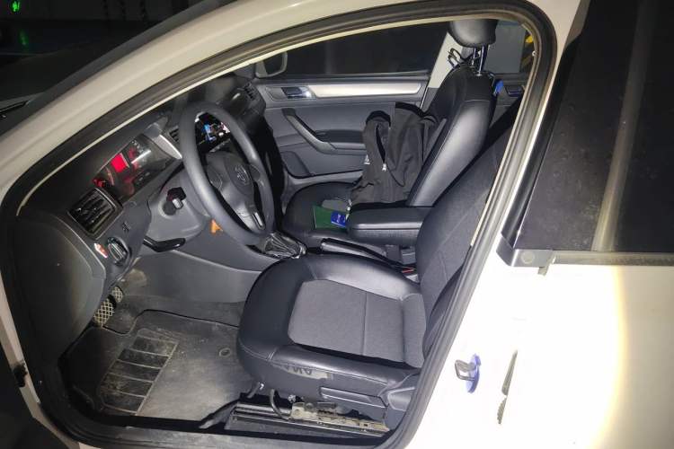 Used Volkswagen Santana 2013 1.6L Automatic Comfort Edition Left Front Seat