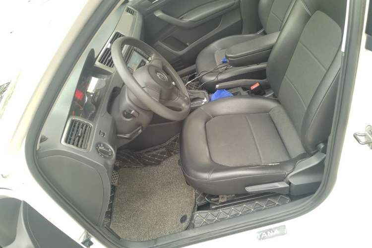 Used Volkswagen Santana 2013 1.6L Automatic Comfort Edition Left Front Seat