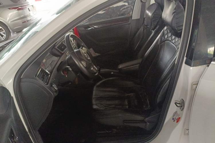 Used Volkswagen Santana 2013 1.6L Manual Luxury Edition Left Front Seat