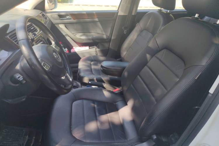 Used Volkswagen Santana 2013 1.6L Automatic Luxury Edition Left Front Seat