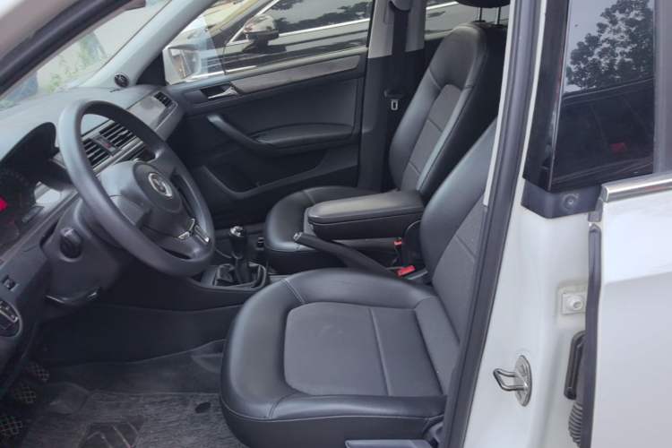 Used Volkswagen Santana 2013 1.6L Manual Comfort Edition Left Front Seat