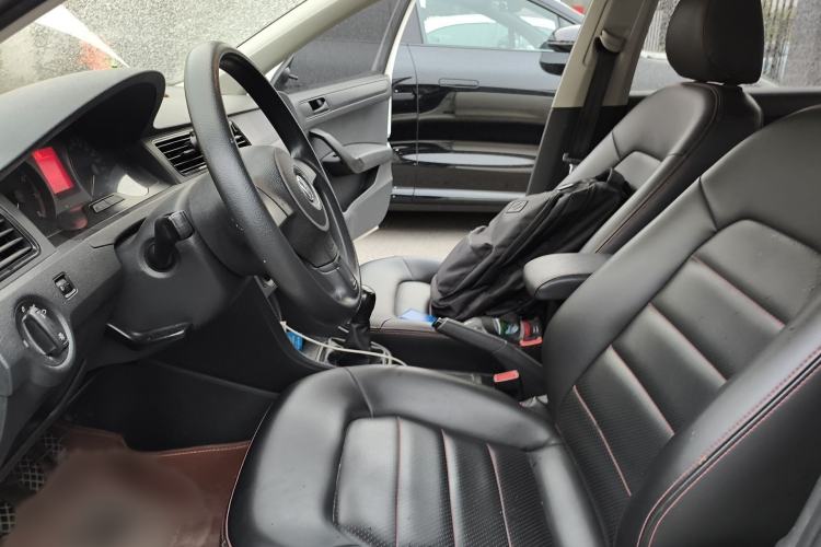 Used Volkswagen Santana 2013 1.6L Manual Fashion Edition Left Front Seat