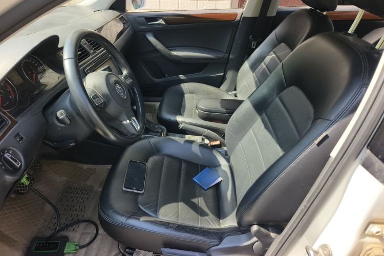 Used Volkswagen Santana 2013 1.6L Automatic Luxury Edition Left Front Seat