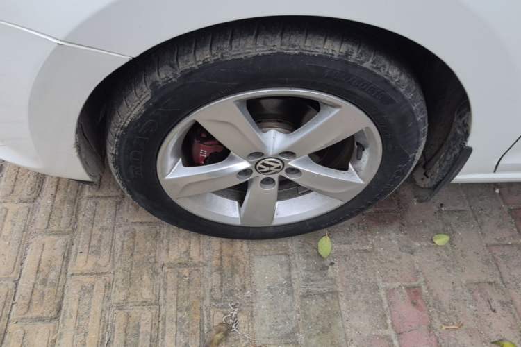 Used Volkswagen Santana 2013 1.6L Manual Comfort Edition Left Front Wheel Hub