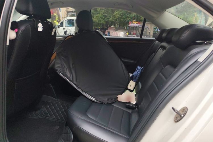 Used Volkswagen Santana 2013 1.6L Automatic Luxury Edition Left Rear Seat