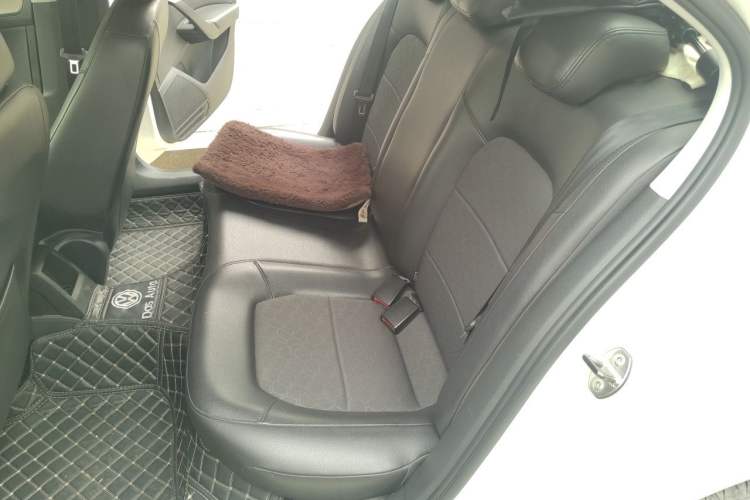 Used Volkswagen Santana 2013 1.6L Automatic Comfort Edition Left Rear Seat
