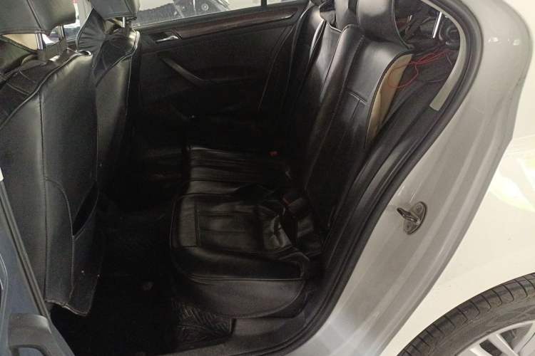 Used Volkswagen Santana 2013 1.6L Manual Luxury Edition Left Rear Seat