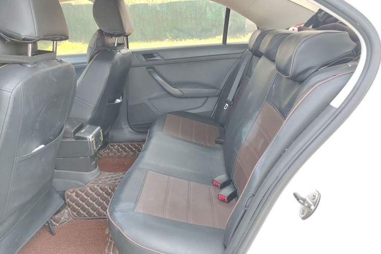Used Volkswagen Santana 2013 1.6L Manual Fashion Edition Left Rear Seat