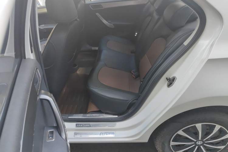 Used Volkswagen Santana 2013 1.6L Automatic Fashion Edition Left Rear Seat