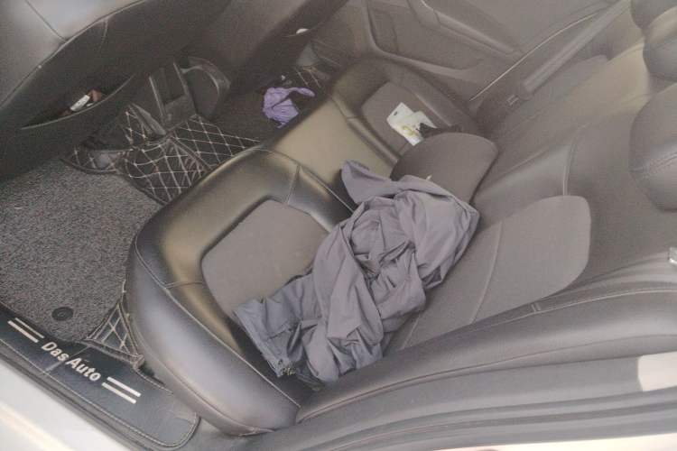 Used Volkswagen Santana 2013 1.4L Manual Comfort Edition Left Rear Seat