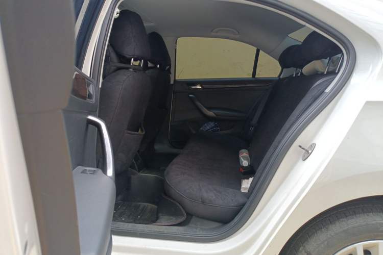 Used Volkswagen Santana 2013 1.6L Manual Luxury Edition Left Rear Seat
