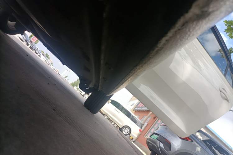 Used Volkswagen Santana 2013 1.6L Automatic Comfort Edition Left Side Sill