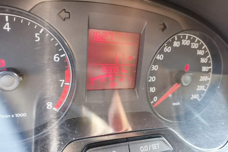 Used Volkswagen Santana 2013 1.4L Manual Comfort Edition Odometer Close Up