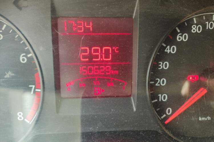 Used Volkswagen Santana 2013 1.6L Manual Fashion Edition Odometer Close Up