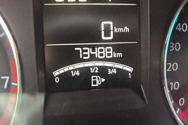 Used Volkswagen Santana 2013 1.6L Automatic Luxury Edition Odometer Close Up