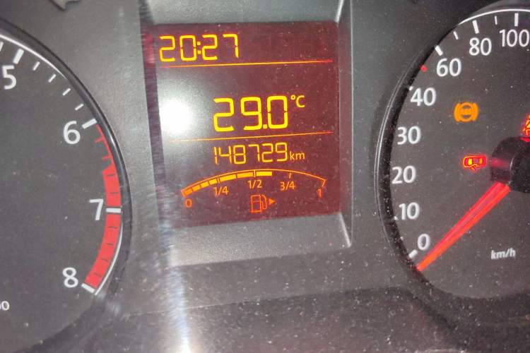 Used Volkswagen Santana 2013 1.6L Manual Fashion Edition Odometer Close Up