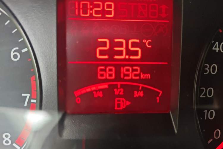 Used Volkswagen Santana 2013 1.6L Manual Fashion Edition Odometer Close Up