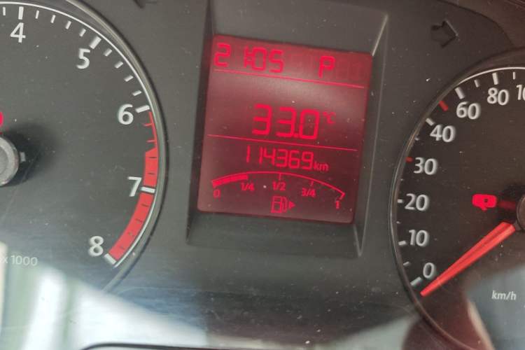 Used Volkswagen Santana 2013 1.6L Automatic Fashion Edition Odometer Close Up