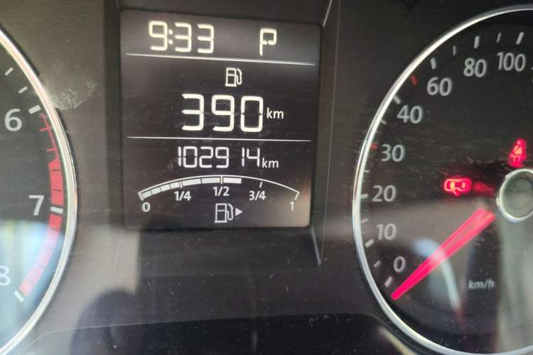 Used Volkswagen Santana 2013 1.6L Automatic Luxury Edition Odometer Close Up