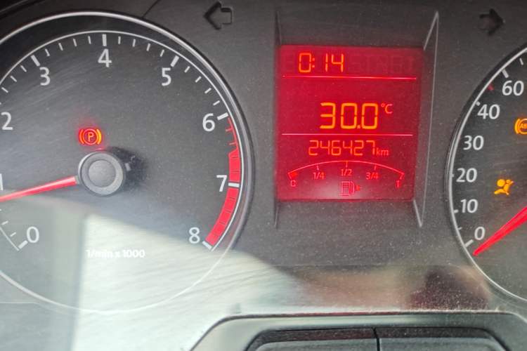 Used Volkswagen Santana 2013 1.6L Manual Fashion Edition Odometer Close Up