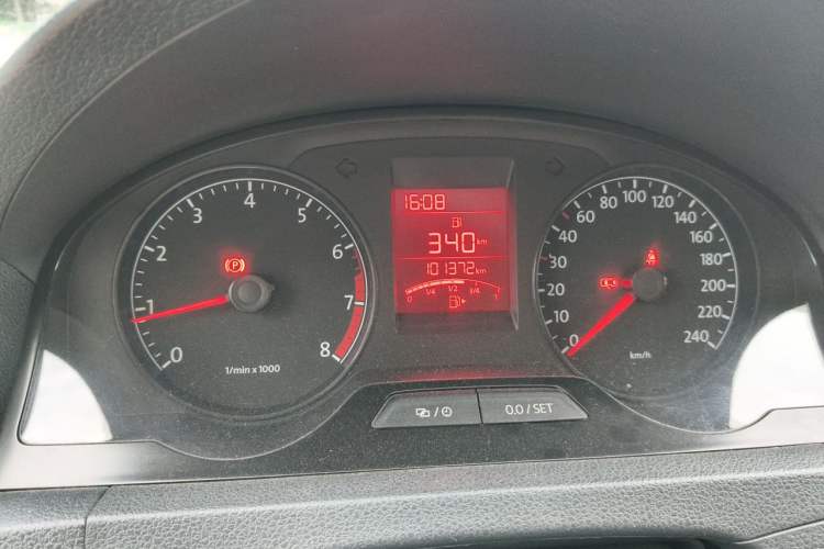Used Volkswagen Santana 2013 1.6L Manual Comfort Edition Odometer Close Up