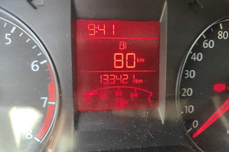 Used Volkswagen Santana 2013 1.6L Manual Comfort Edition Odometer Close Up