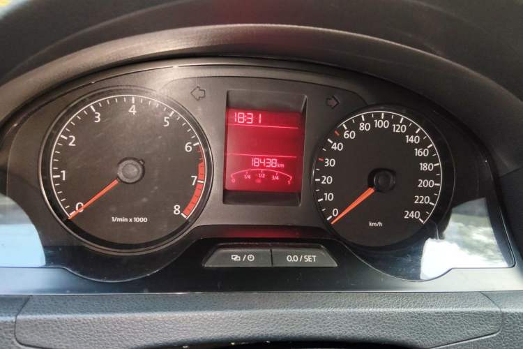 Used Volkswagen Santana 2013 1.6L Automatic Fashion Edition Odometer Close Up
