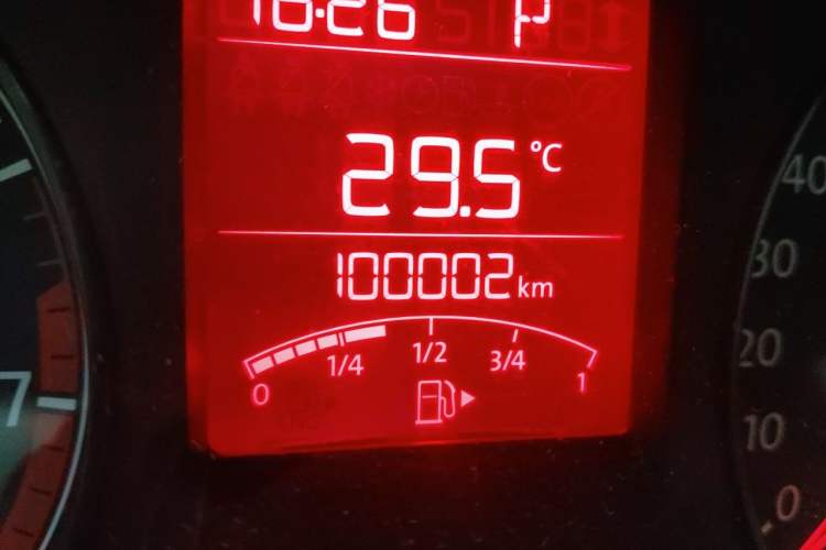 Used Volkswagen Santana 2013 1.6L Automatic Fashion Edition Odometer Close Up
