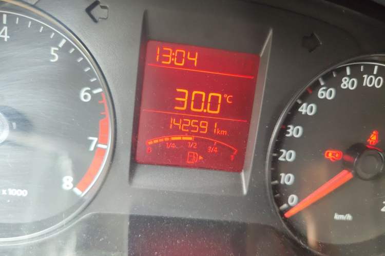Used Volkswagen Santana 2013 1.6L Manual Fashion Edition Odometer Close Up